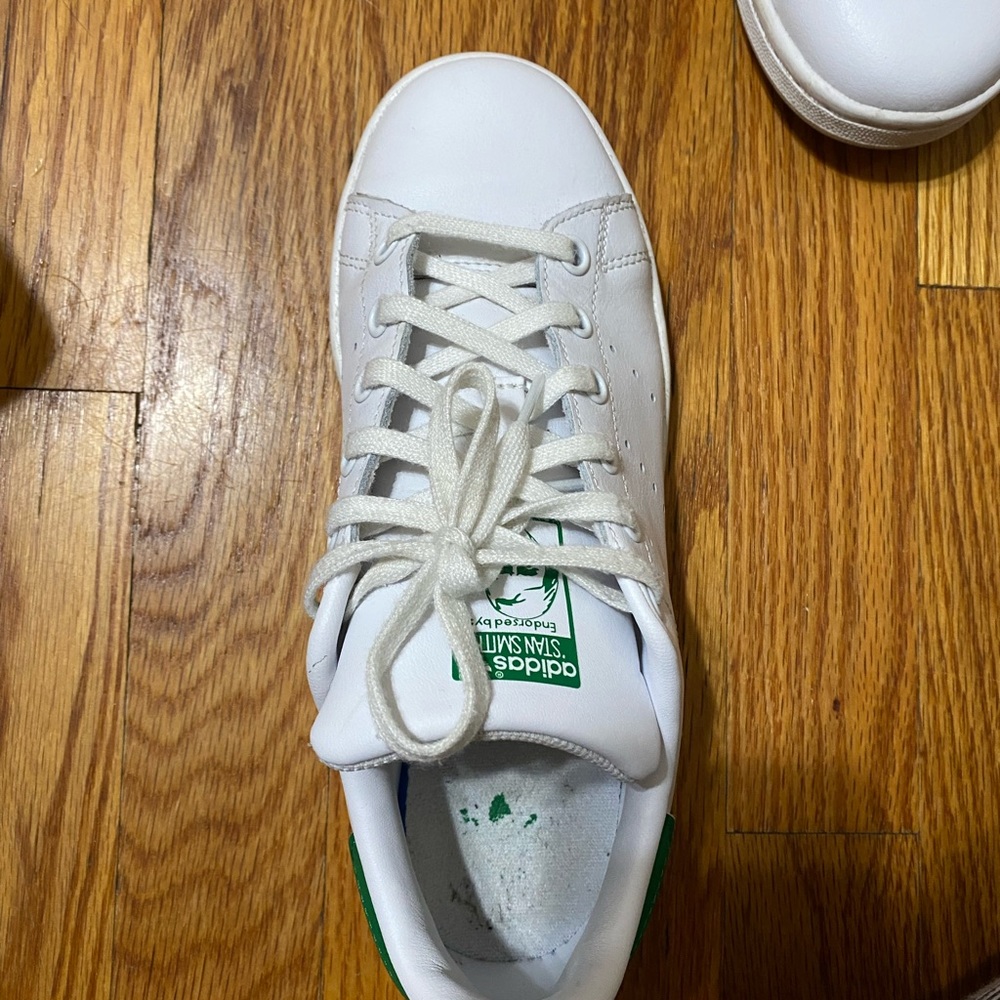 Sneakers - Picture 5 of 8